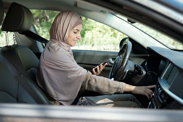 Financer votre location de voiture automatique : astuces essentielles